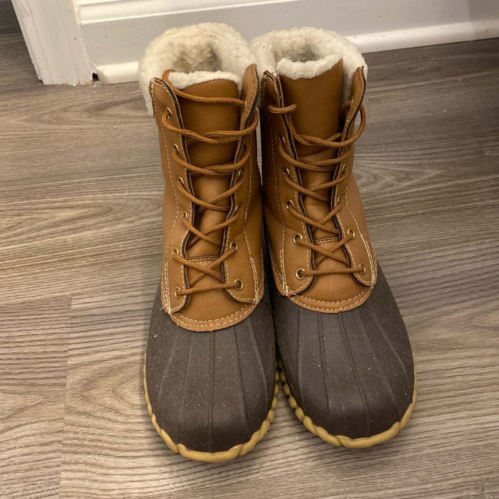 Duck boots